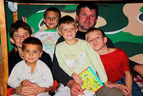 Pomoc z neba, prijatie ďalších núdznych detí