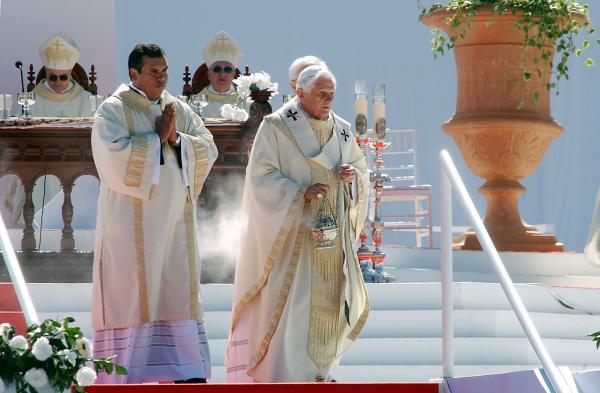  A Vás, ktorí máte poznanie modlitby; ktorá je mocou na zničenie satana; pozývam Vás k pôstu a k sviatostnému zmiereniu.